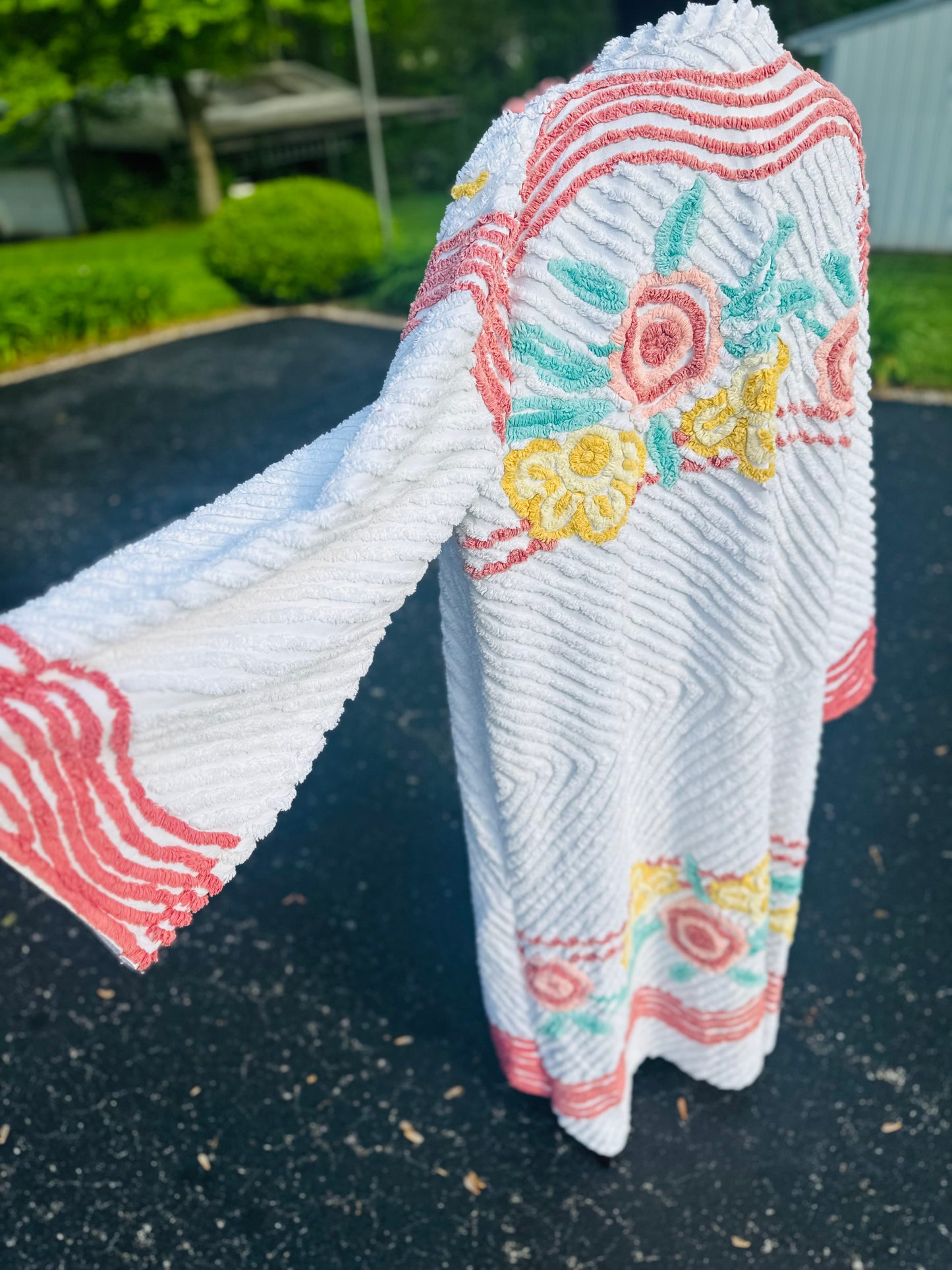 Chenille Duster, Sunshine & Petals– Vintage Bell Sleeve Robe Jacket – Size XL/2XL