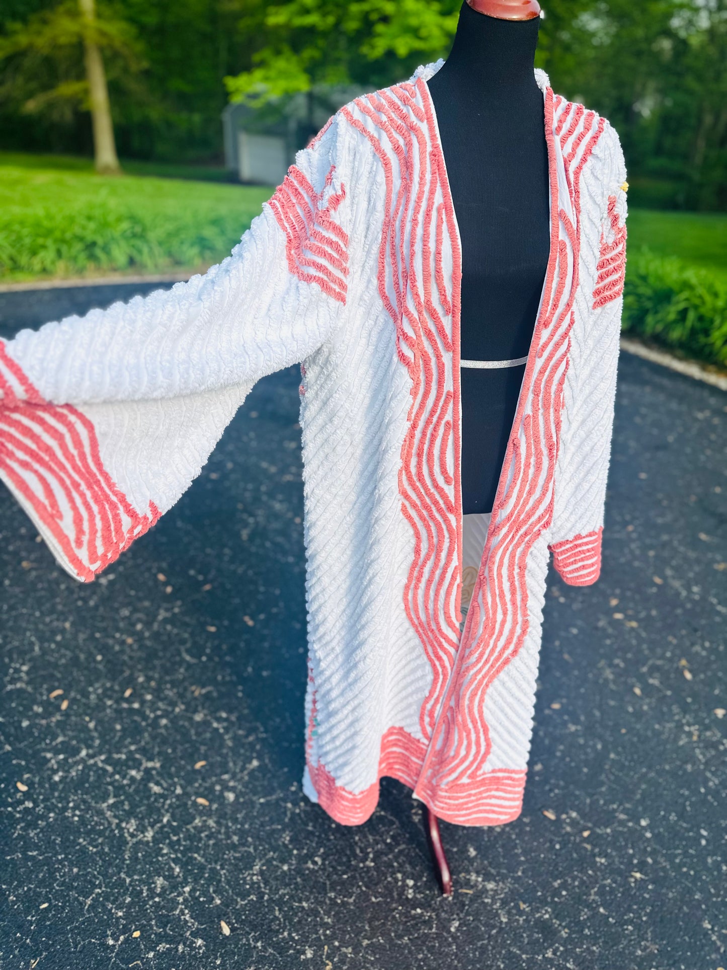 Chenille Duster, Sunshine & Petals– Vintage Bell Sleeve Robe Jacket – Size XL/2XL