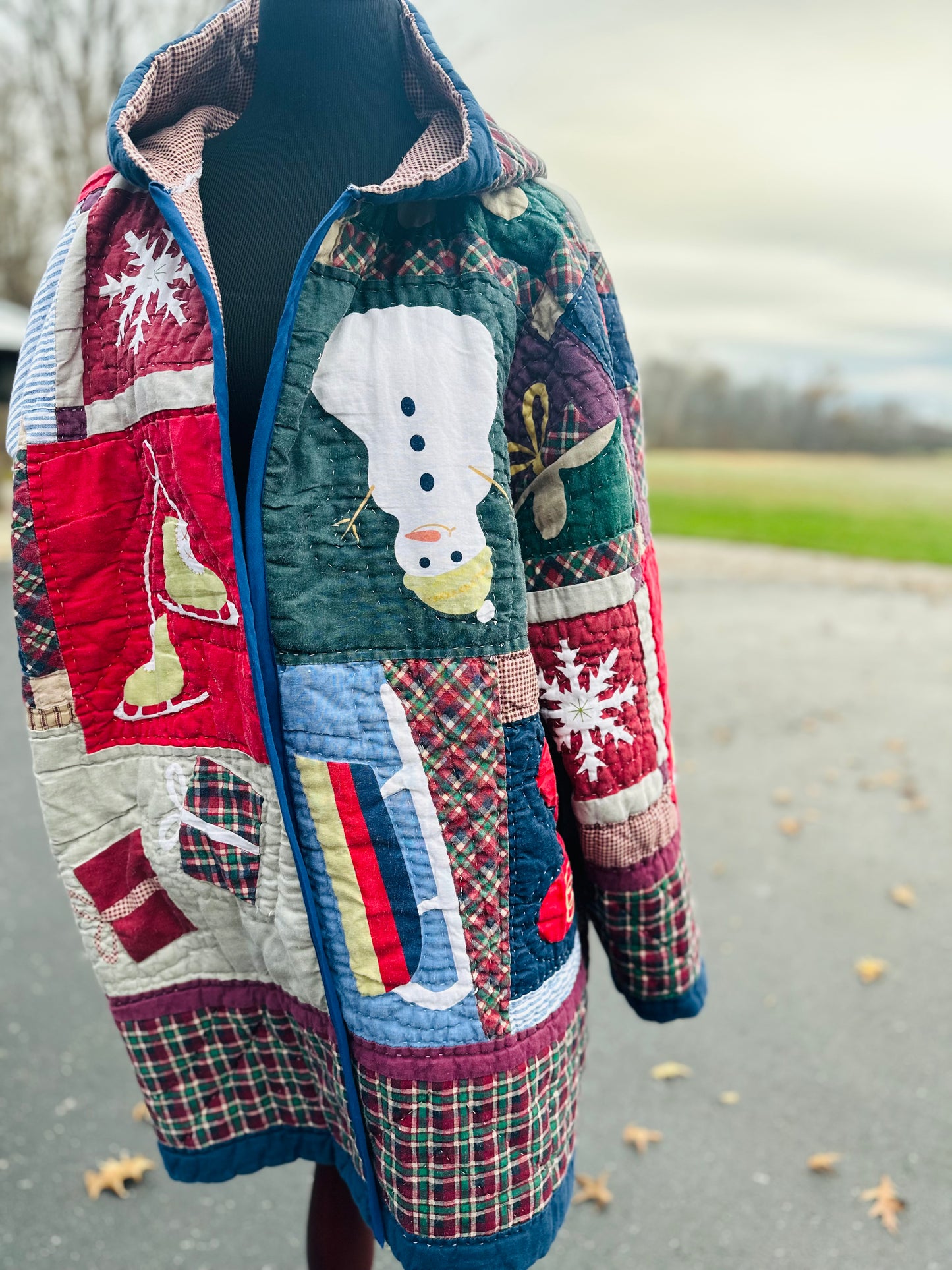 Handmade Vintage Christmas Quilt Coat – Large/XL, Hooded Jacket with Snowman & Holiday Theme