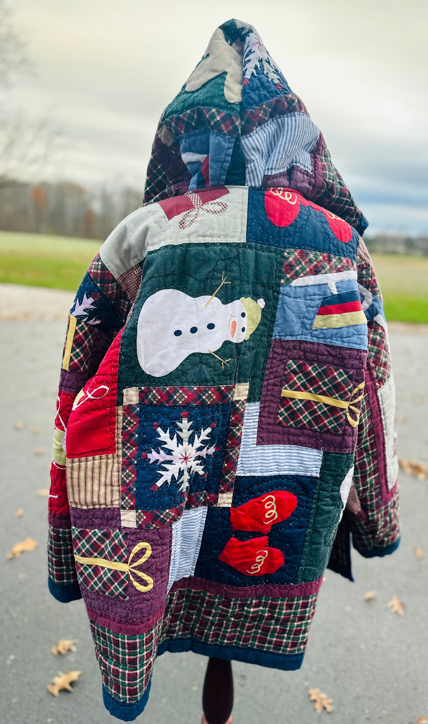 Handmade Vintage Christmas Quilt Coat – Large/XL, Hooded Jacket with Snowman & Holiday Theme