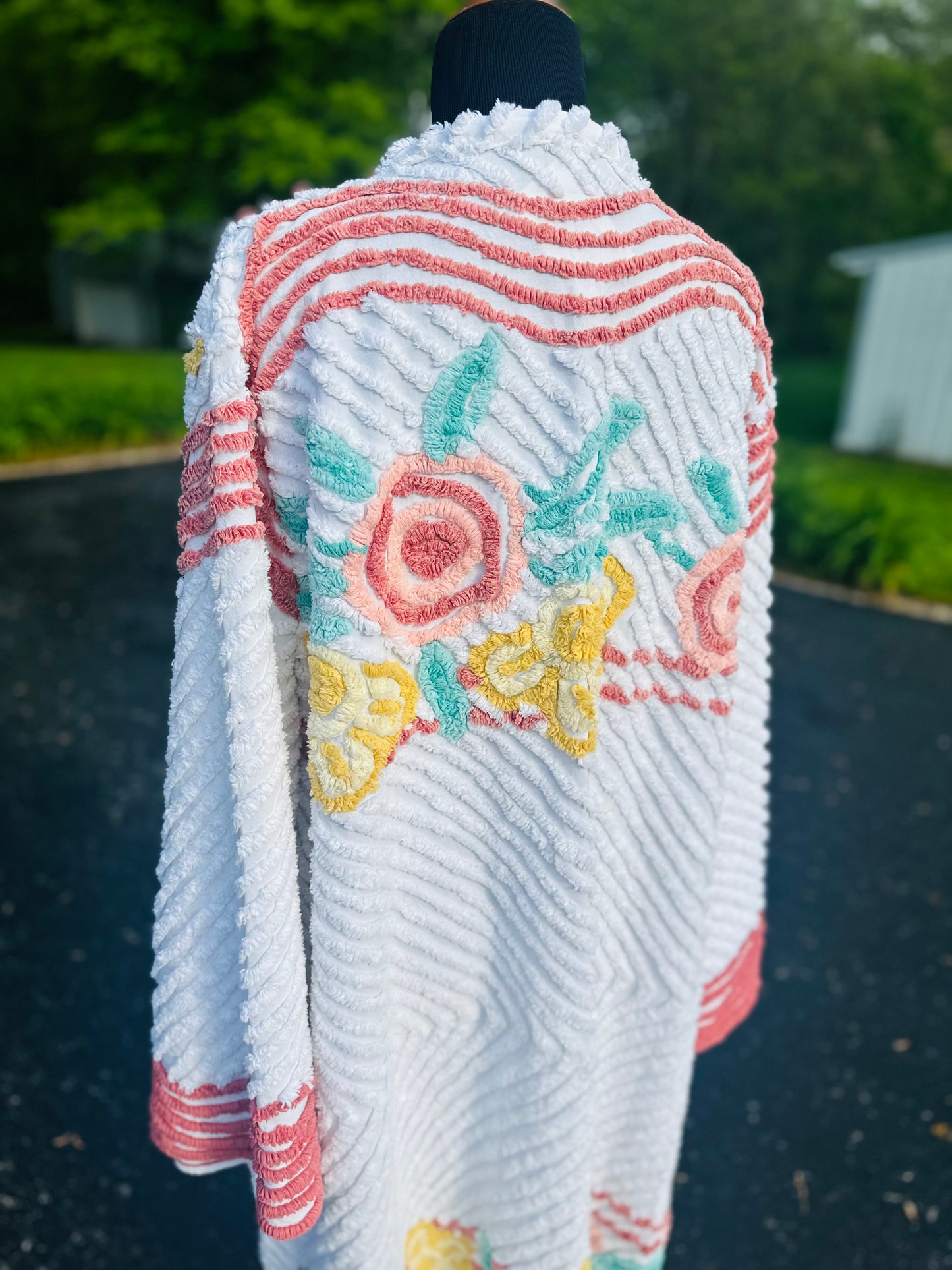 Chenille Duster, Sunshine & Petals– Vintage Bell Sleeve Robe Jacket – Size XL/2XL
