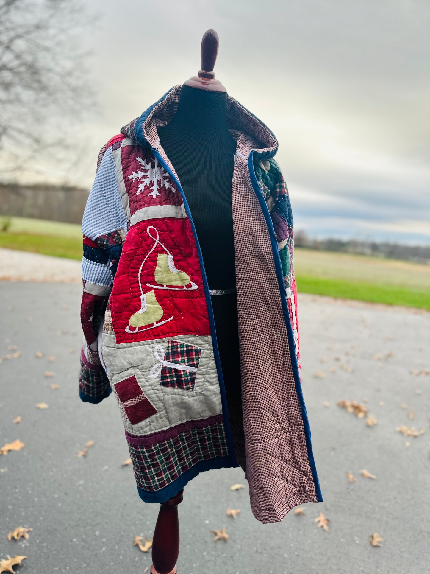 Handmade Vintage Christmas Quilt Coat – Large/XL, Hooded Jacket with Snowman & Holiday Theme