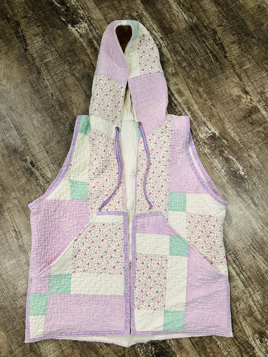 Handmade Vintage Quilt Hooded Vest | Oversized Small (Fits S–M) | Pastel Floral Patchwork Vest with Hood & Pockets